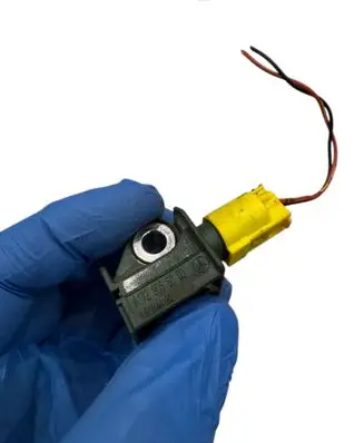 Mercedes-Benz C W204 Airbag deployment crash/impact sensor A1729056000 5WK44192 1729056000