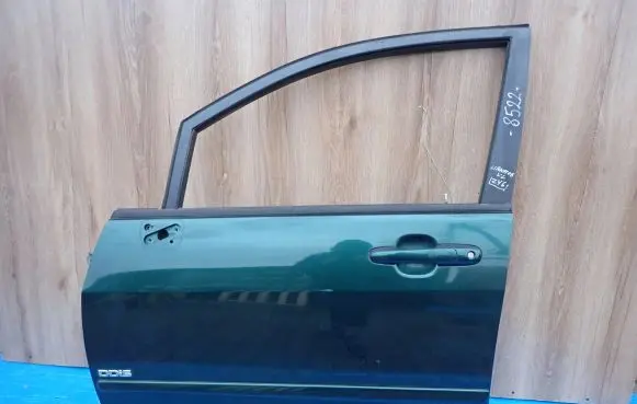 Suzuki Liana Front door