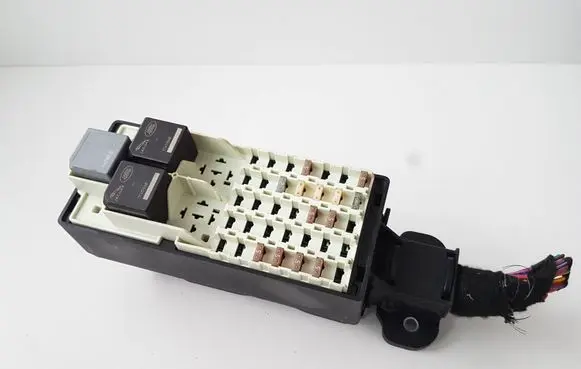 Jaguar XE Fuse box set GX7314A067EA P00132441A