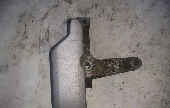 Volvo XC90 Engine mount bracket 30680710