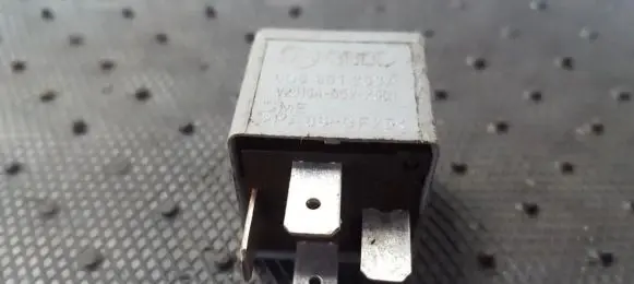 Volkswagen Golf III Other relay 8D0951253A V23134-B52-X301