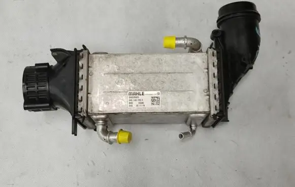 Volkswagen Golf VIII Intercooler radiator