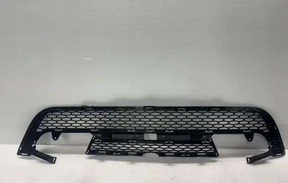 Land Rover Range Rover Evoque L538 Front bumper upper radiator grill 