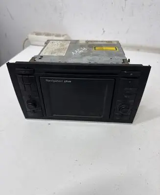 Audi A4 S4 B6 8E 8H Radio/CD/DVD/GPS head unit 8E0035192 AUZ1Z1A0132412