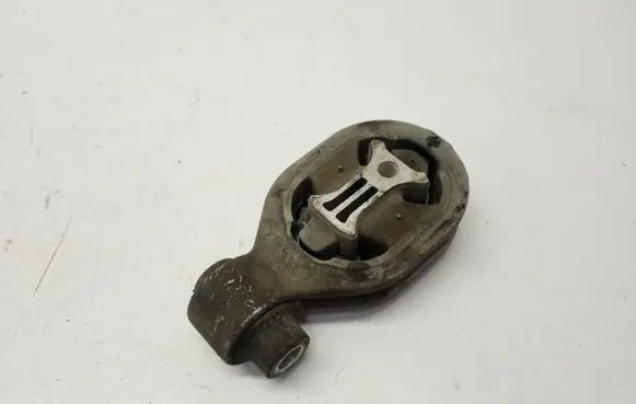 Nissan Juke I F15 Engine mount bracket A8653110A