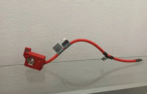 Positive cable (battery)
