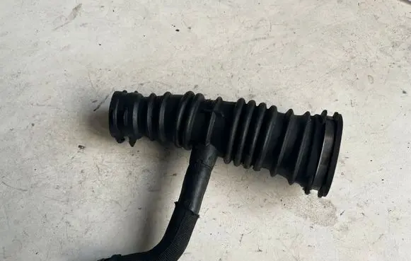 Ford Focus Air intake hose/pipe 3M519A673M