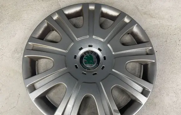 Skoda Octavia Mk2 (1Z) R15 wheel hub/cap/trim 1Z0601147E