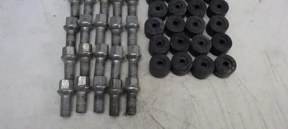 Volkswagen Golf VI Nuts/bolts 