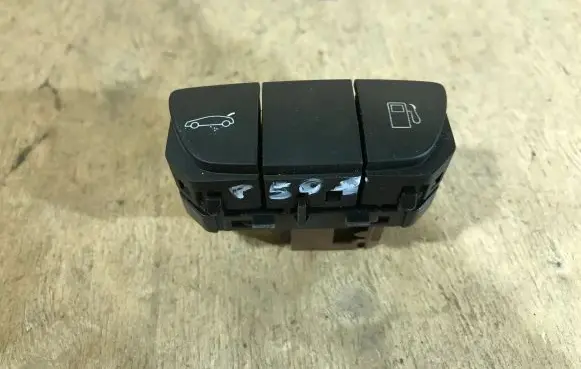 Peugeot 508 Fuel tank opening switch 96661584XT