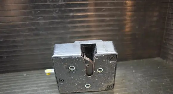 KIA Carnival Loading door lock 