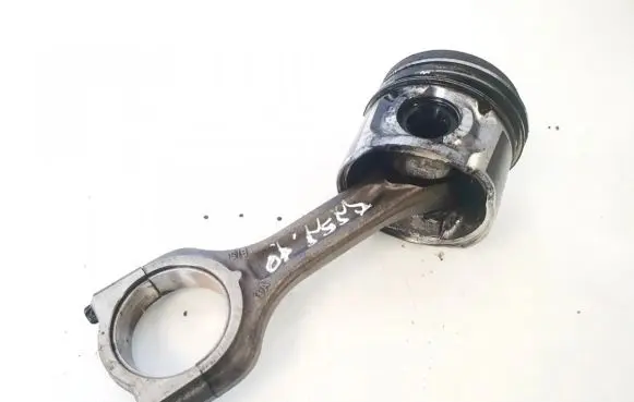 Opel Combo E Piston with connecting rod 619a