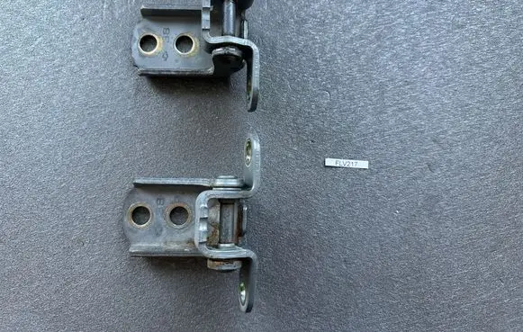 Nissan Patrol Y61 Front door hinge set 824202J000 824212J000