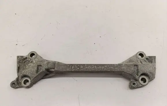 Mini Cooper Countryman R60 Engine mounting bracket 6772034
