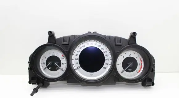 Mercedes-Benz C W204 Speedometer (instrument cluster) A2049008807