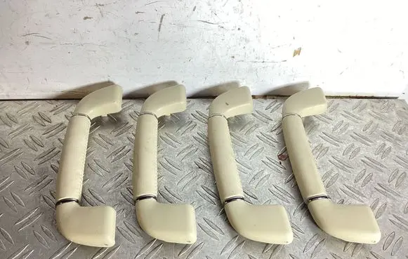 Lexus LS 460 - 600H A set of handles for the ceiling 