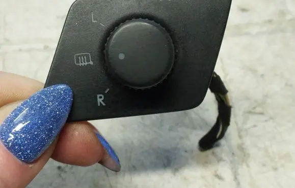 Volkswagen Polo IV 9N3 Wing mirror switch