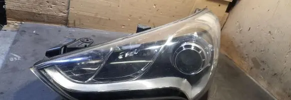 Hyundai Veloster Headlight/headlamp 921012V030