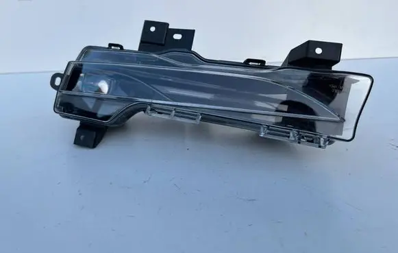 Tesla Model 3 Front fog light 162479700A DC521224A0150 0812202