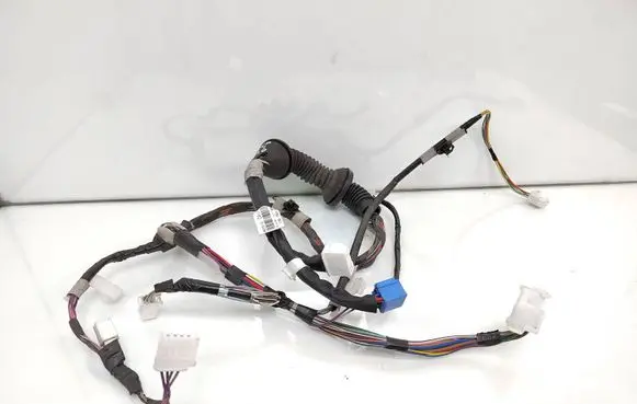 Toyota Auris 150 Front door wiring loom 8215202 19824