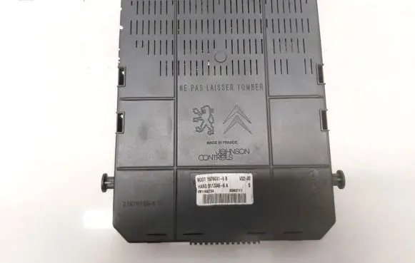 Peugeot 307 Comfort/convenience module 9660105980 281148373a