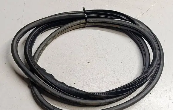 Suzuki SX4 S-Cross Front door rubber seal AWFAWF6254