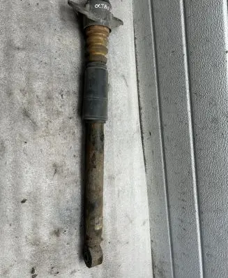 Skoda Octavia Mk2 (1Z) Rear shock absorber/damper
