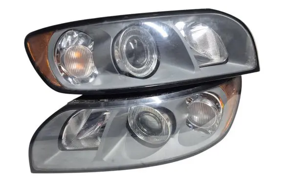 Volvo V50 Headlights/headlamps set 30698885 0301198203 30698886