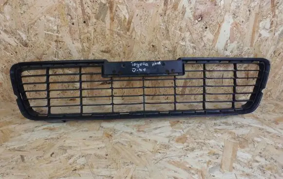 Toyota Hilux (AN120, AN130) Front bumper lower grill 531120K130