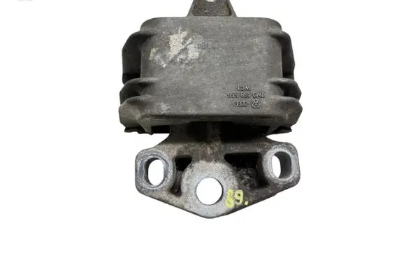 Engine mount bracket