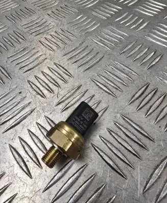 Audi Q5 SQ5 Oil pressure sensor 04C906060C