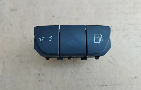 Peugeot 508 Fuel tank opening switch 96770584ZD