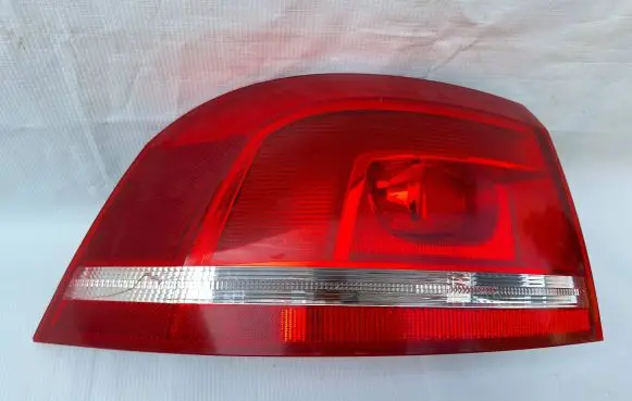 Volkswagen PASSAT B7 Rear/tail lights 3AF945095C