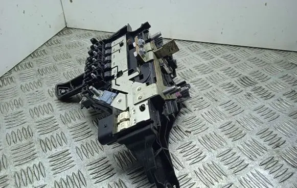 Mercedes-Benz GLC X253 C253 Fuse module