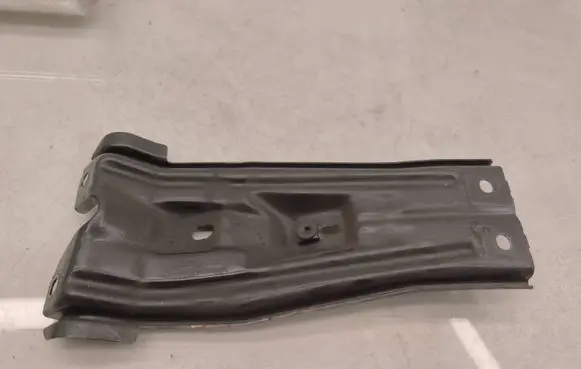 Volkswagen Tiguan Radiator mount bracket 5NA805567