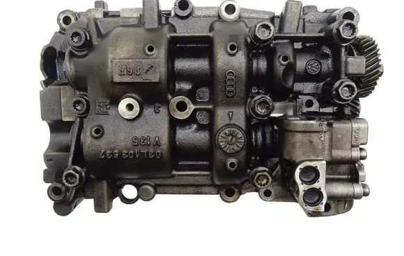 Skoda Superb B6 (3T) Oil pump balance shaft 03L103537 03L115105D 03L103585