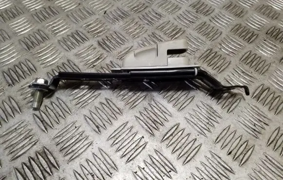 Nissan X-Trail T32 Seat belt adjustment rail 