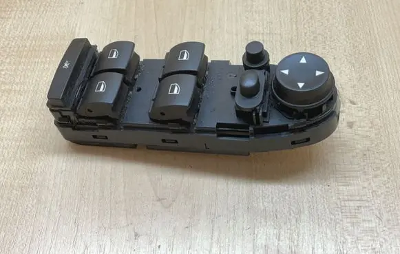 BMW X5 E70 Electric window control switch 912212101 07VV19A101