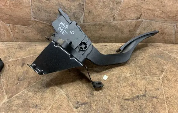 Mercedes-Benz B W246 W242 Accelerator throttle pedal A2463001904