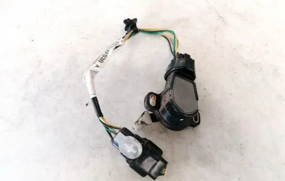 Toyota Corolla E120 E130 Accelerator throttle pedal 8222302030 82223-02030