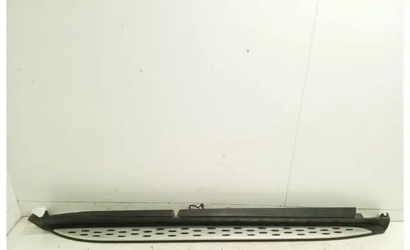 Mercedes-Benz GLS X166 Sill A1666980525