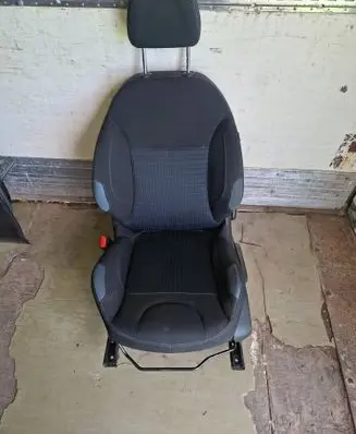 Peugeot 208 I Front driver seat 1145491X