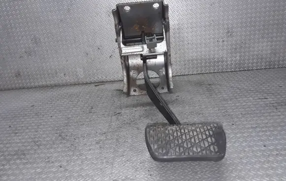 SsangYong Rexton Brake pedal