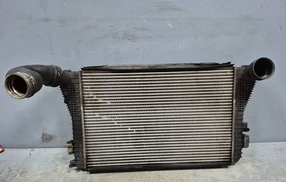 Volkswagen Golf Plus Intercooler radiator 1K0145803E