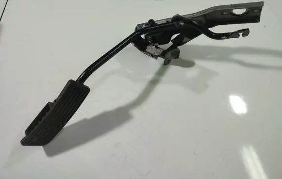 Honda FR-V Clutch pedal 