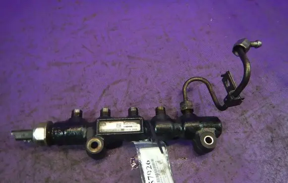 Ford C-MAX I Fuel main line pipe 9654592680