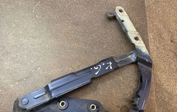 Volkswagen New Beetle Tailgate/trunk/boot hinge 1C0827301G
