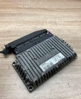 Renault Laguna I Engine control unit/module ECU 7700102888 S105280003D