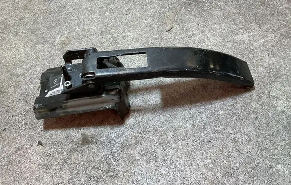 Mercedes-Benz Sprinter W906 Loading door check strap stopper 