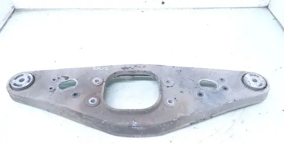 Mercedes-Benz CLS C219 Rear differential/diff mount bracket A2303522206